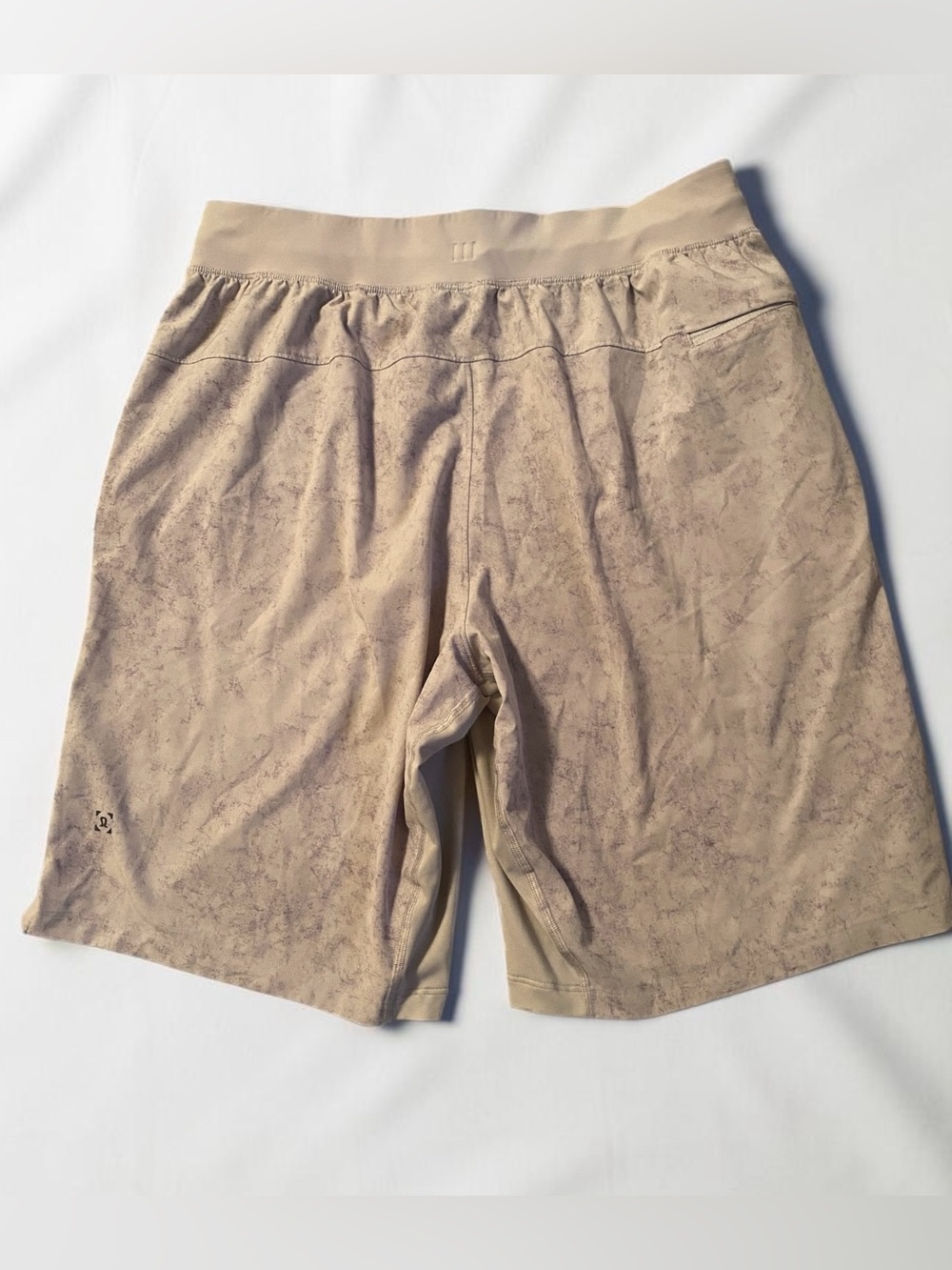 Lululemon Men's Athletic Performance Shorts in Gray Marble, Elastic Waist - Picture 2 of 7